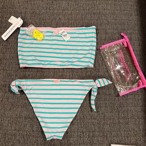 BANANA
MOON Juniors 
californian sunwear
